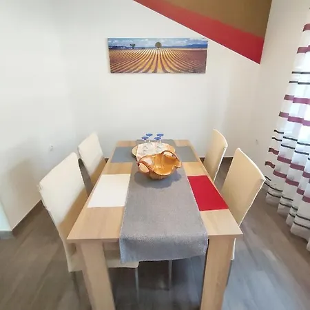 Azalea, Appartement